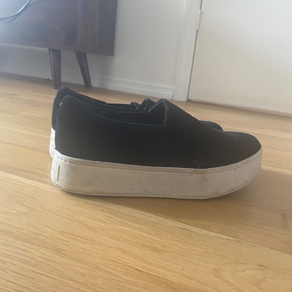 Vince Warren Platform Slip On Sneakers - Picture 3 of 7